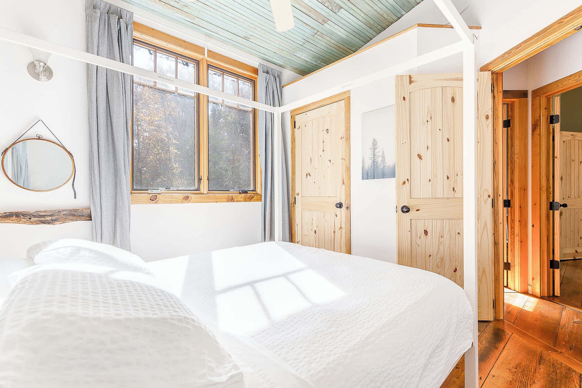 2 quartos, ferros/tábuas de passar roupa, Wi-Fi, roupa de cama