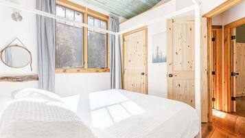 2 quartos, ferros/tábuas de passar roupa, Wi-Fi, roupa de cama