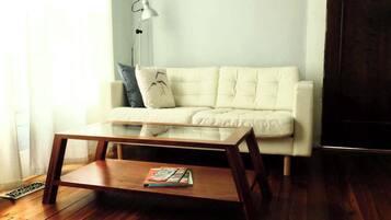 Télévision, chaîne hi-fi, espaces bureaux