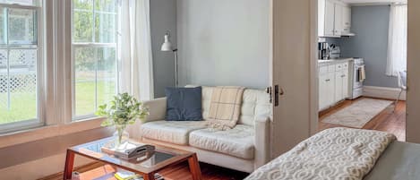 1 bedroom, desk, iron/ironing board, WiFi