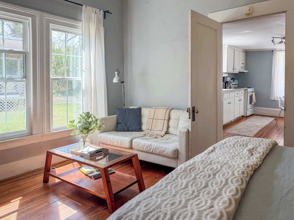 1 bedroom, desk, iron/ironing board, WiFi