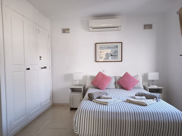 2 Schlafzimmer, Zimmersafe, Bügeleisen/Bügelbrett, kostenloses WLAN