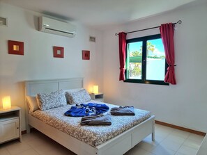 2 slaapkamers, een kluis op de kamer, een strijkplank/strijkijzer