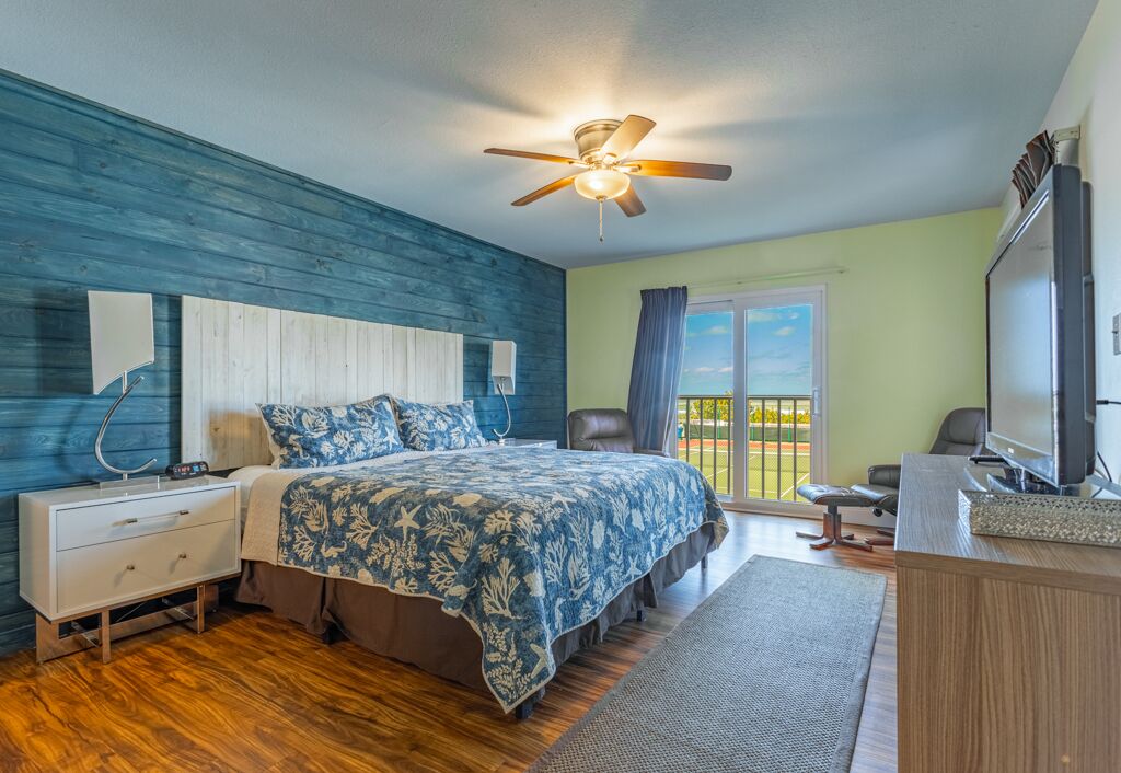 BEACHFRONT, STOCKED WITH EVERYTHING! PERFECT FOR FAMILIES THAT FLY TO VACATION!