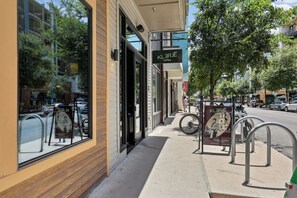 Coffee shop - Sentral East Austin at 1614 E. Sixth (Austin)