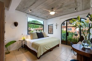 1 chambre, coffres-forts dans les chambres, fer et planche à repasser