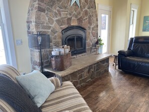 Smart TV, fireplace, DVD player, table tennis