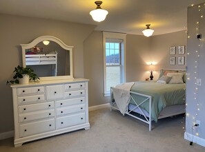 5 bedrooms, desk, iron/ironing board, travel cot