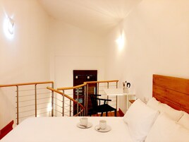 Dúplex Confort | Edredones de plumas, wifi gratis, ropa de cama