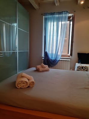2 Schlafzimmer, Bügeleisen/Bügelbrett, WLAN, Bettw äsche