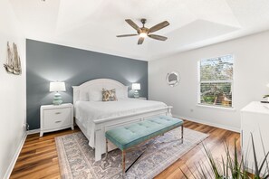 7 camere, una scrivania, ferro/asse da stiro, Wi-Fi gratuito