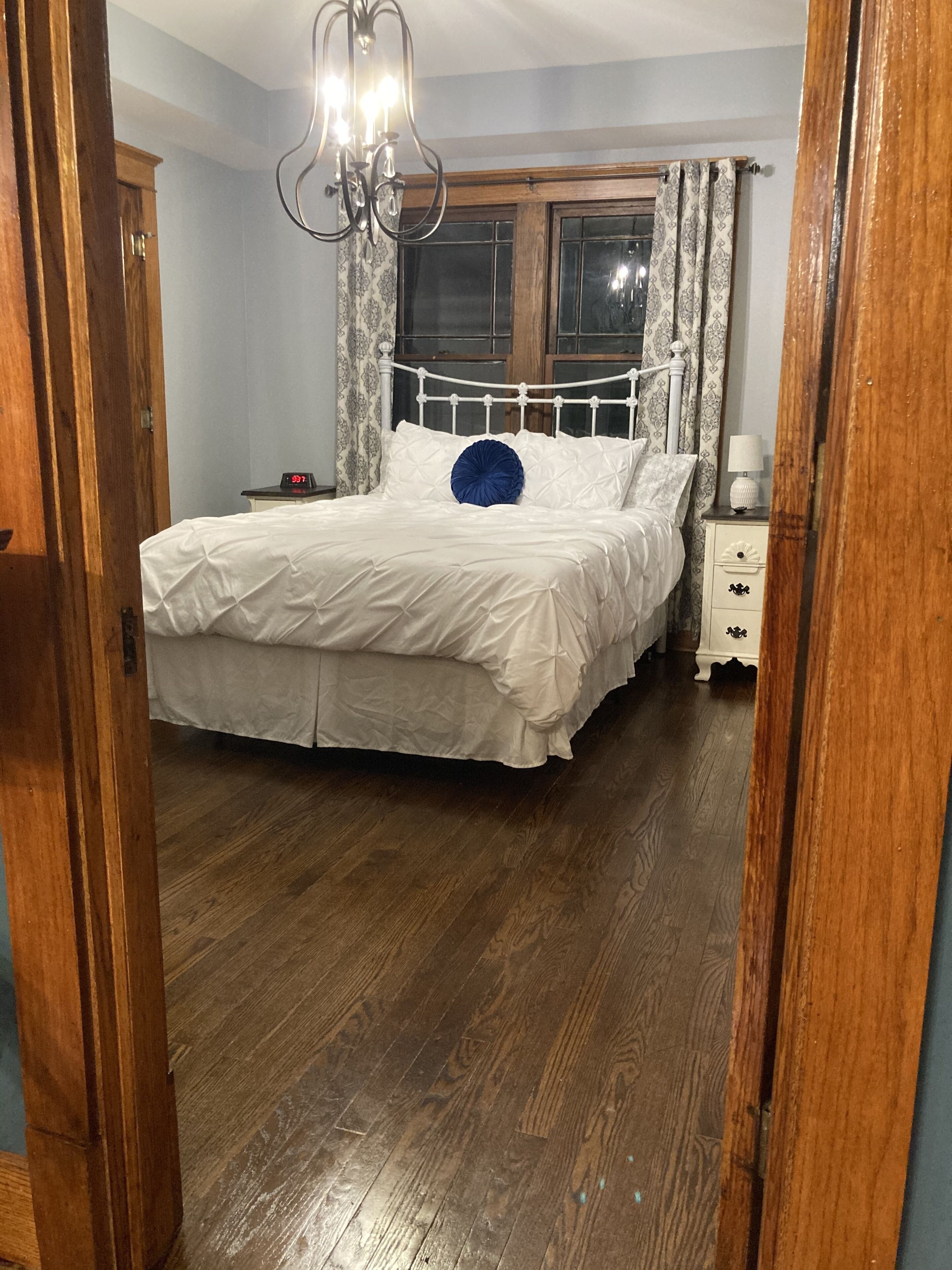 4 bedrooms, iron/ironing board, free WiFi, bed sheets