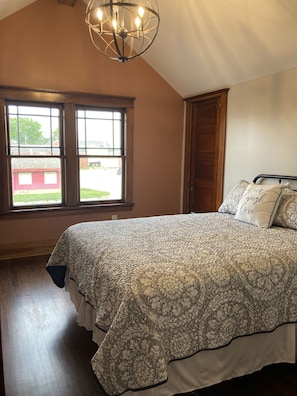 4 Schlafzimmer, Bügeleisen/Bügelbrett, kostenloses WLAN, Bettwäsche