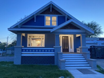 Historic 1919 Craftsman Home on Washington Street!