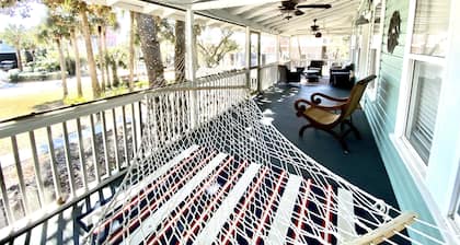 4th Block West End, hear the waves!