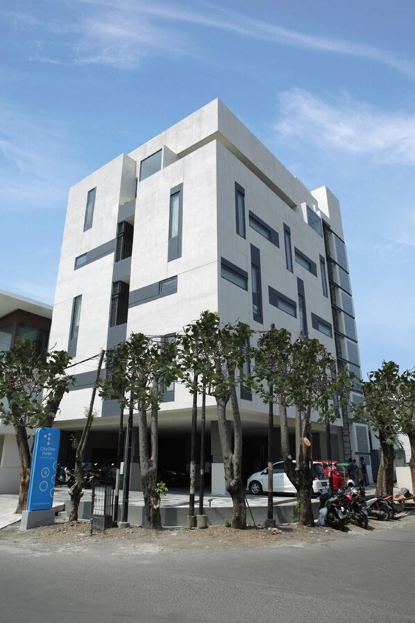 Exterior - Citrip Hotel Simpang Lima (Semarang)