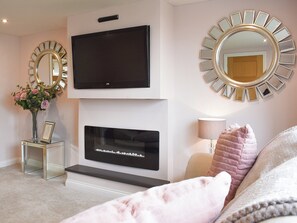 TV - 3 bedroom accommodation in Newbiggin, near Penrith (Newbiggin, near Penrith)