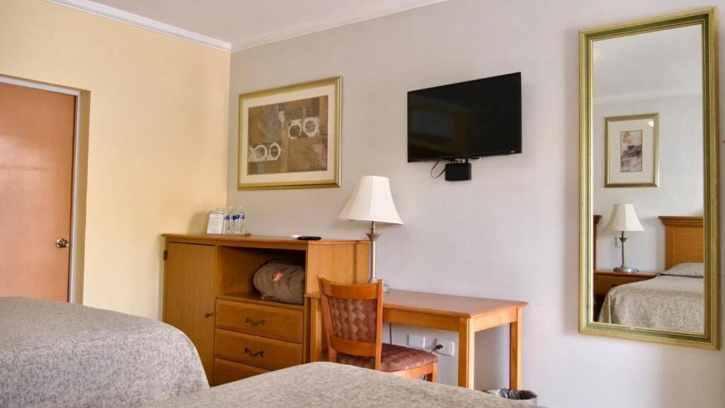 comfort double room | desk, iron/ironing board, free wifi, bed sheets