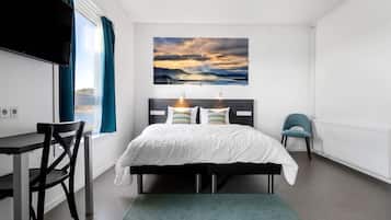 Familienzimmer, 1 Queen-Bett, Nichtraucher (with Sofabed) | Pillowtop-Betten, Schreibtisch, laptopgeeigneter Arbeitsplatz