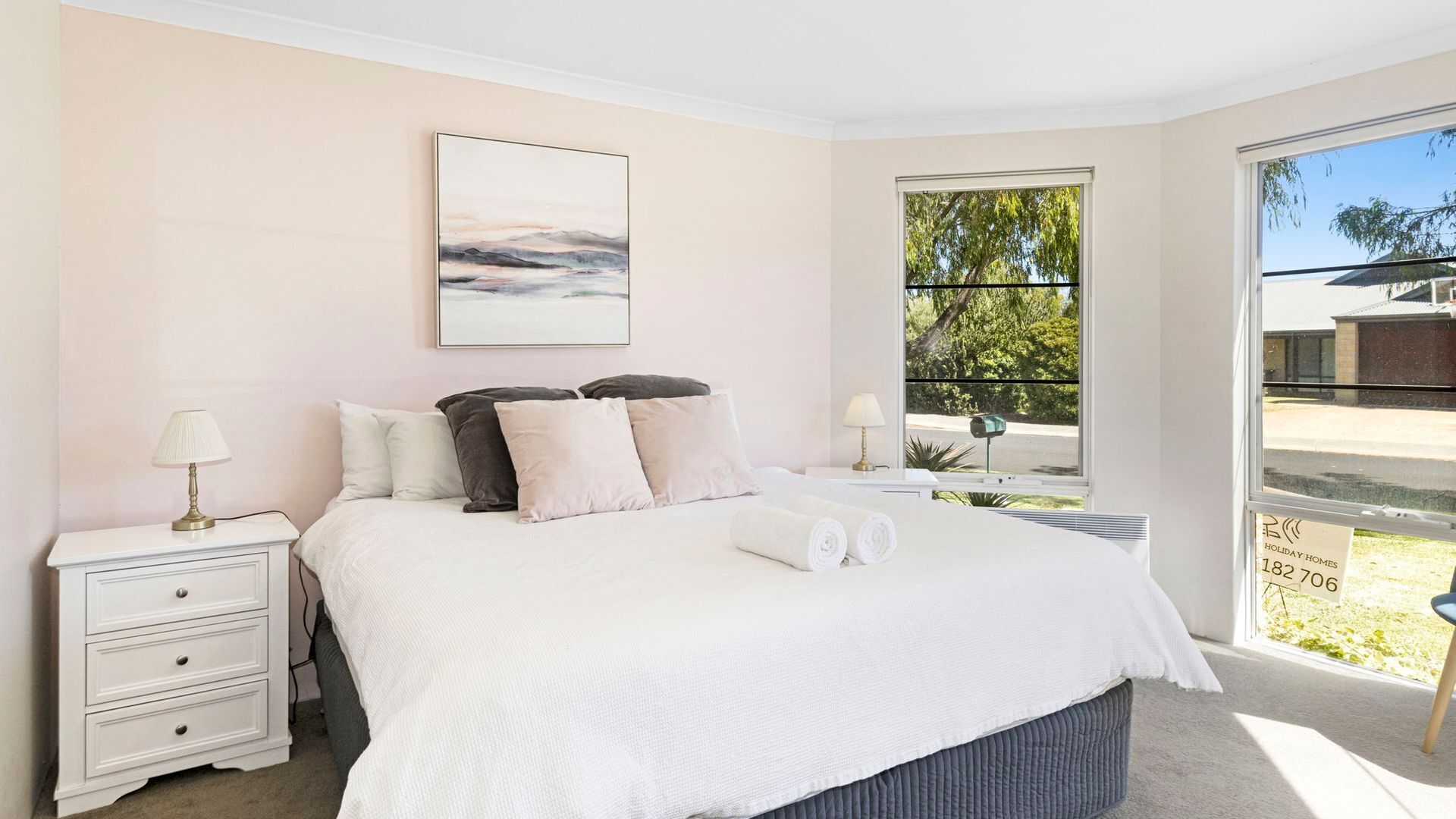 4 soverom, reiseseng for barn, wi-fi (inkludert) og sengetøy