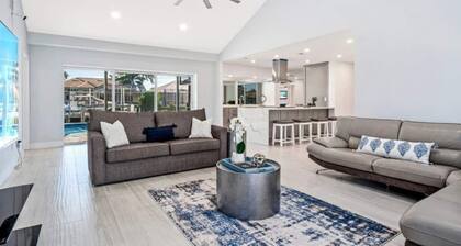 Beautiful Modern Waterfront Villa W/ Pool and Stunning View, 5 Min- Beach