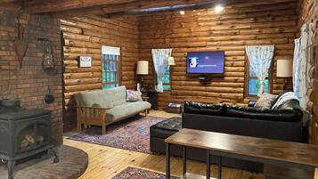 Smart-TV, Kamin, Videospiele, DVD-Player