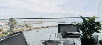 2 bed-apartment 5 pers luxury residence on the beachfront-pool