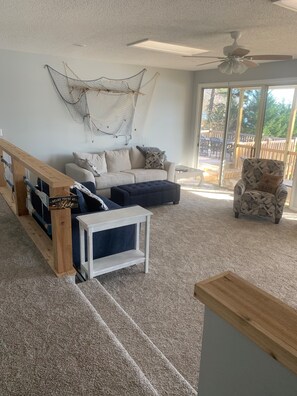 Smart TV, fireplace, DVD player, table football