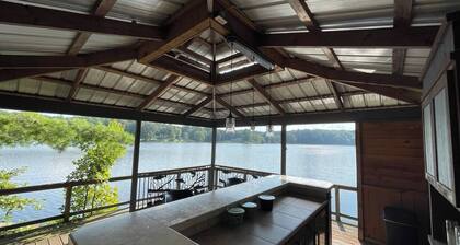 Lakefront Cabin with Hot Tub!
