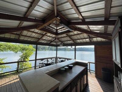 Lakefront Cabin with Hot Tub!