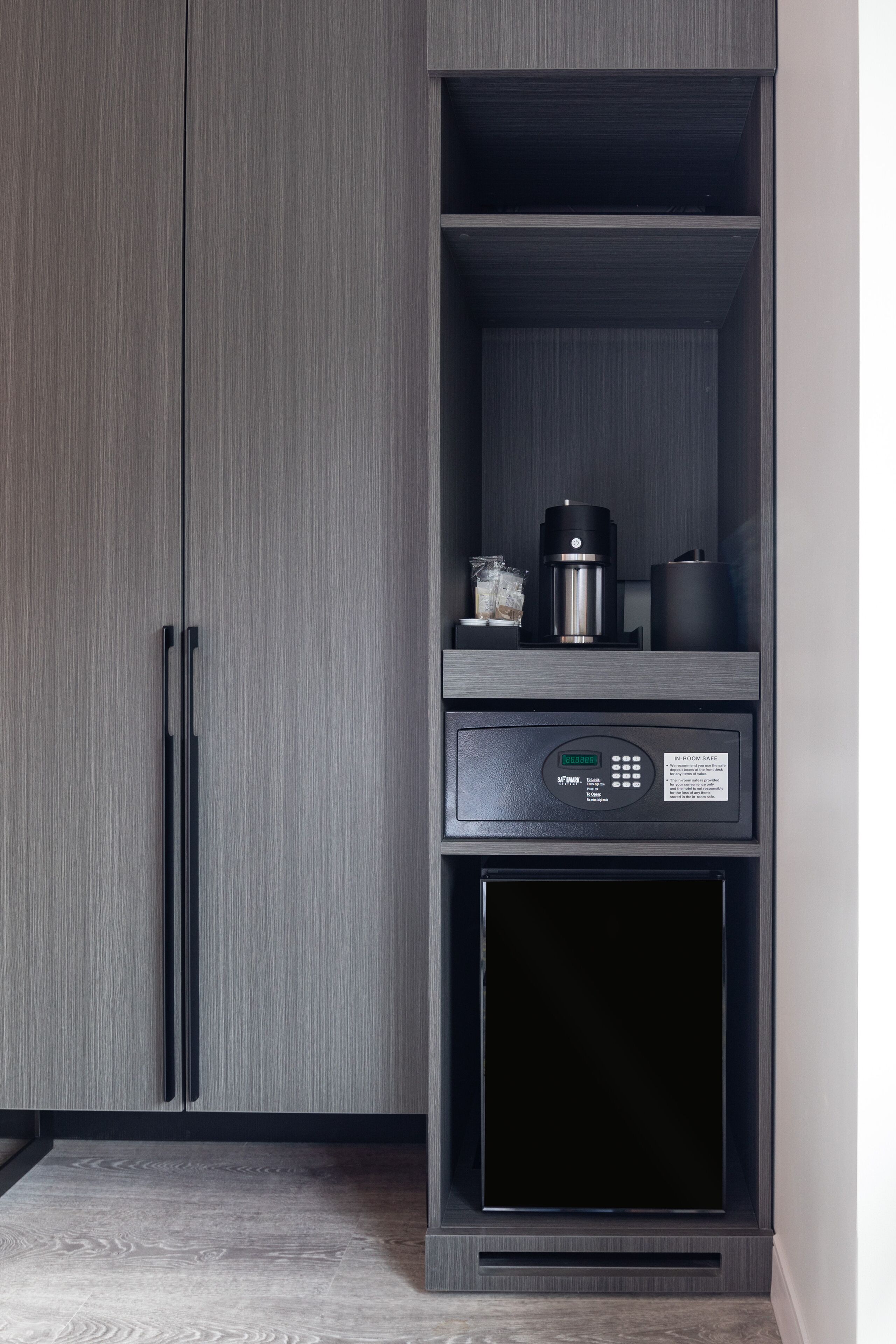 in-room safe, desk, laptop workspace, blackout curtains