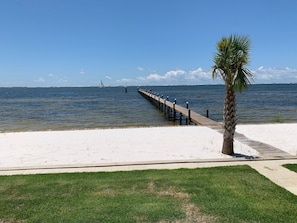 On the beach, sun-loungers - Beach Bungalow (Pensacola)