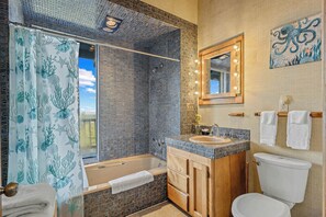 Combined shower/tub, hair dryer, towels - Dunecastle - Private Setting and Coastal Views (no direct dune access) (North Bend)