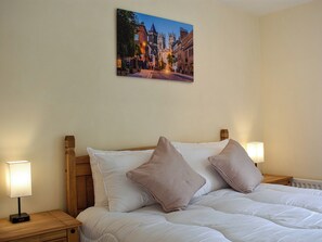 2 bedrooms, free WiFi, bed sheets - 2 bedroom accommodation in Sowerby, near Thirsk (Sowerby, near Thirsk)