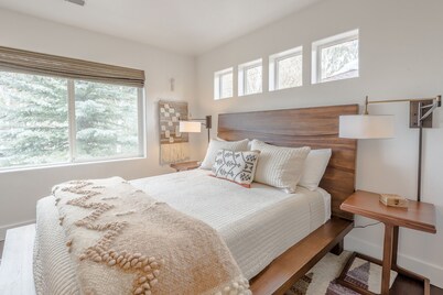 Autumn Woods Townhome 477 by Alpine Lodging Sun Valley