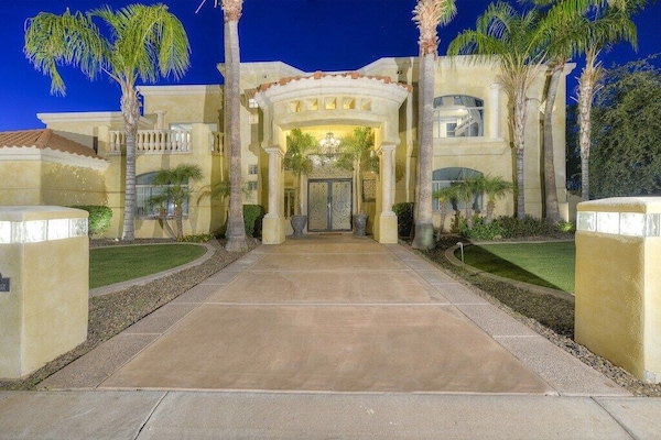 Imagine your group arriving HERE for your getaway!