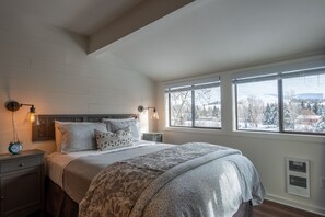 Studio, 1 Queen Bed with Sofa bed | Individually decorated, individually furnished - Cottonwood Condominiums by Alpine Lodging Sun Valley (Sun Valley)