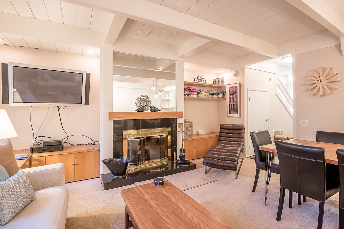Condo, 2 Bedrooms | Living room