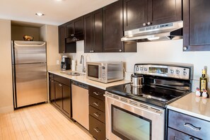 Condo, 2 Bedrooms | Private kitchen - Crestview Condo 25 by Alpine Lodging Sun Valley (Ketchum)