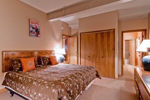 Condo, 2 Bedrooms