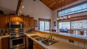 Appart'hôtel, 2 chambres | Cuisine privée