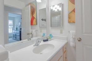 Appart'hôtel, 2 chambres | Salle de bain