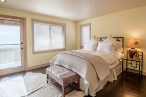 Condo, 3 Bedrooms