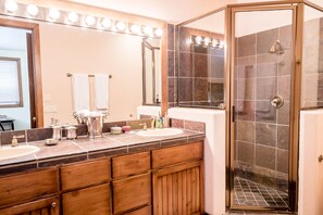 Condo, 3 Bedrooms | Bathroom | Towels - Harriman Townhomes by Alpine Lodging Sun Valley (Ketchum)