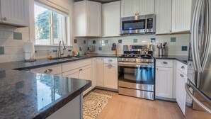 Appart'hôtel, 2 chambres | Cuisine privée