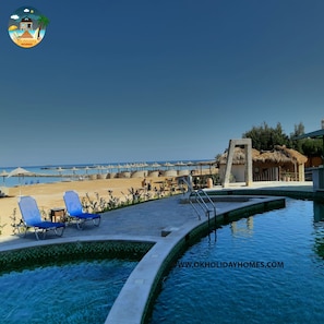 Piscine couverte, piscine extérieure