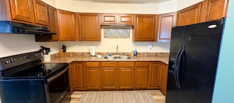 Main Level - King Beds - Patio - Laundry - Walk to downtown!