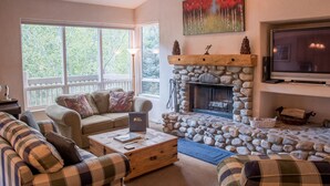 Unclassified image, 4 of 24, button - River Ridge Townhome 20 by Alpine Lodging Sun Valley (Ketchum)