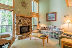 Condo, 2 chambres | Salle de séjour