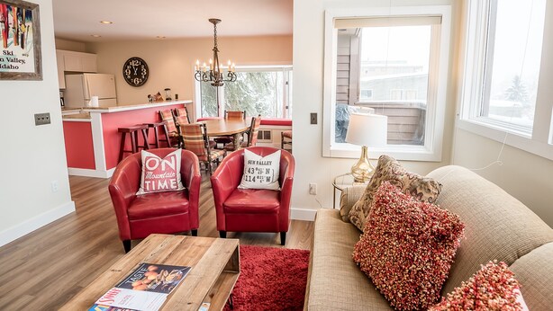 Living room - Knob Hill Ridge Townhome 1 by Alpine Lodging Sun Valley (Ketchum)